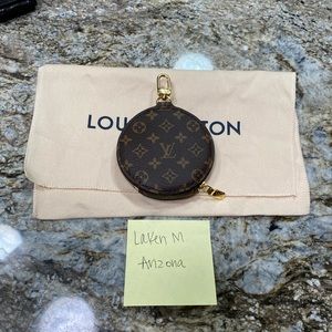 Louis Vuitton monogram round coin purse